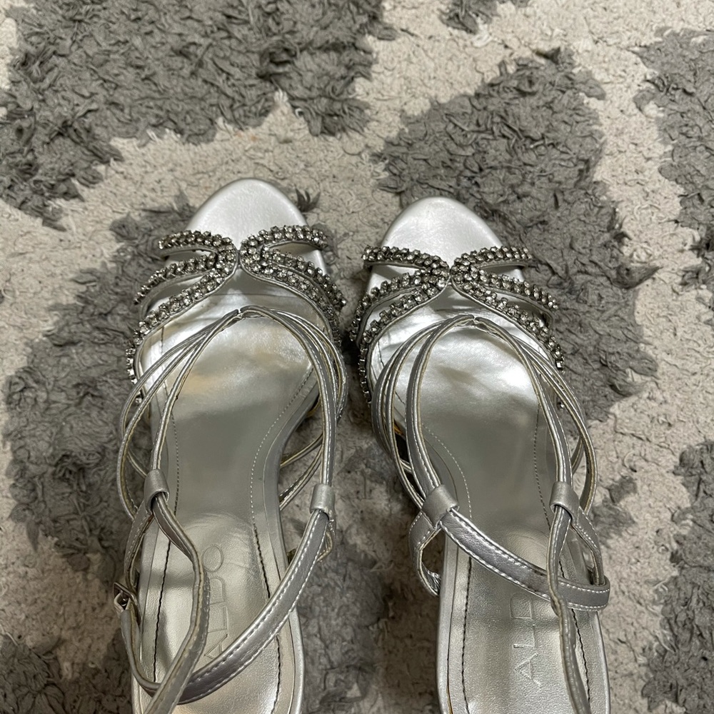 Heels - Picture 5 of 6